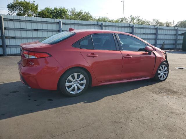 5YFEPRAE8LP051319 - 2020 TOYOTA COROLLA LE წითელი ფოტო 3