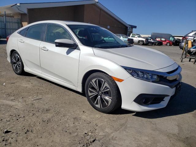 JHMFC1F79JX004292 - 2018 HONDA CIVIC EXL WHITE photo 4