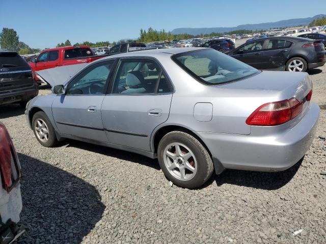 1HGCG5642WA128437 - 1998 HONDA ACCORD LX SILVER photo 2