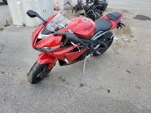 SMTA01YK3FJ683350 - 2015 TRIUMPH MOTORCYCLE DAYTONA 675 RED photo 2