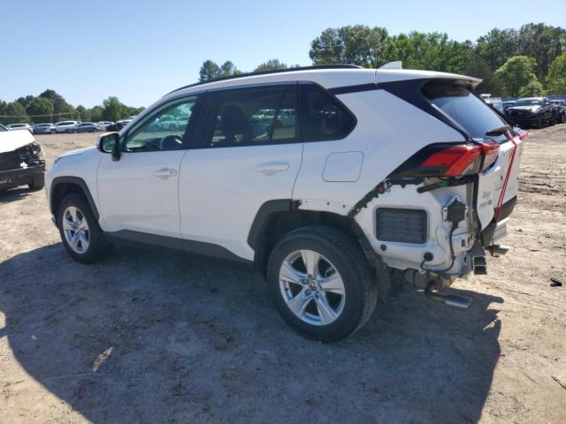 2T3W1RFV5MC140420 - 2021 TOYOTA RAV4 XLE WHITE photo 2