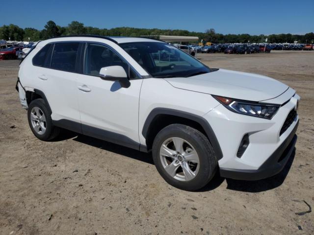 2T3W1RFV5MC140420 - 2021 TOYOTA RAV4 XLE WHITE photo 4