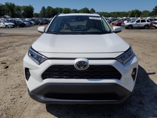 2T3W1RFV5MC140420 - 2021 TOYOTA RAV4 XLE WHITE photo 5