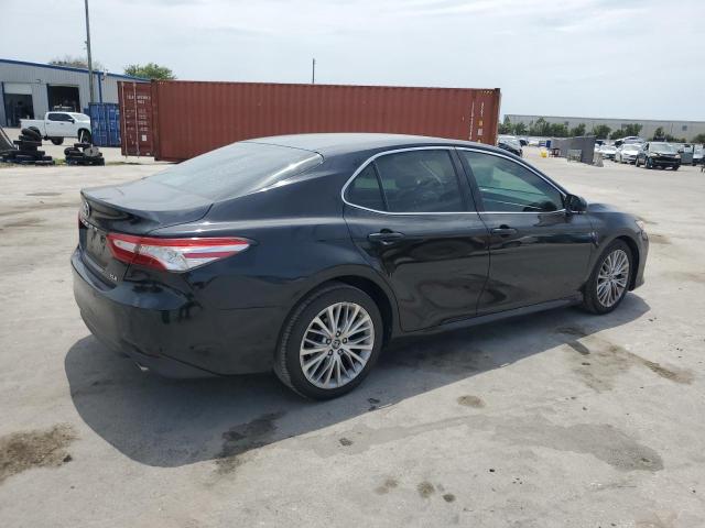 4T1B11HKXJU101909 - 2018 TOYOTA CAMRY L BLACK photo 3