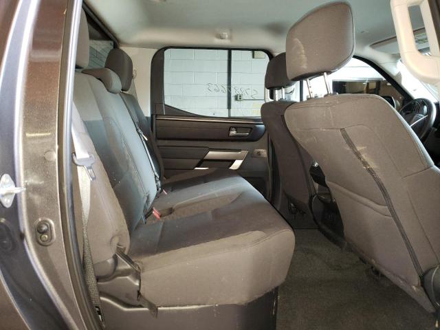 5TFLA5DB5NX021556 - 2022 TOYOTA TUNDRA CREWMAX SR GRAY photo 10