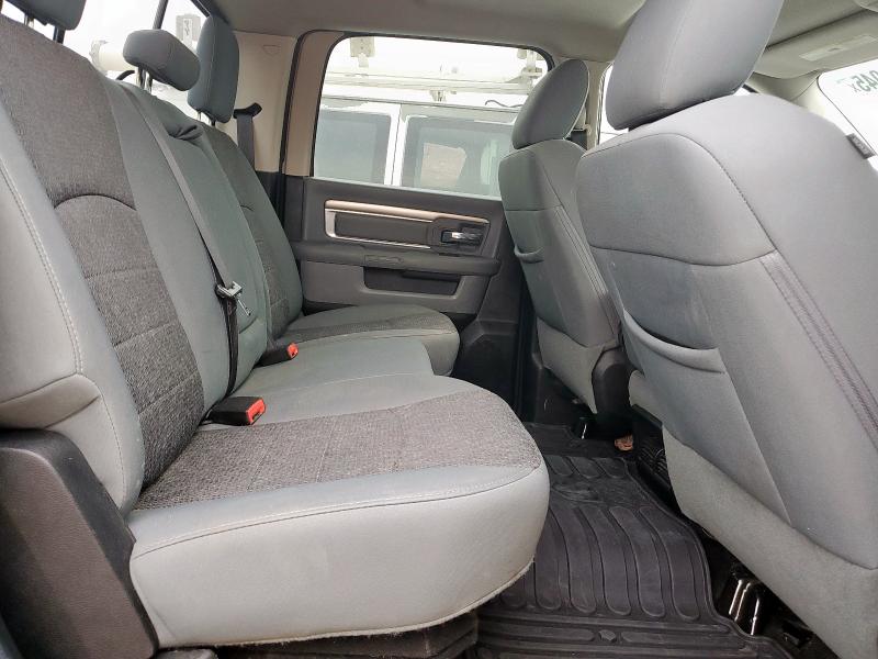 3C63RRHL9JG115920 - 2018 RAM 3500 SLT GRAY photo 11