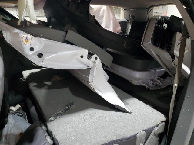 1GNKVGKD4GJ222619 - 2016 CHEVROLET TRAVERSE LT WHITE photo 10