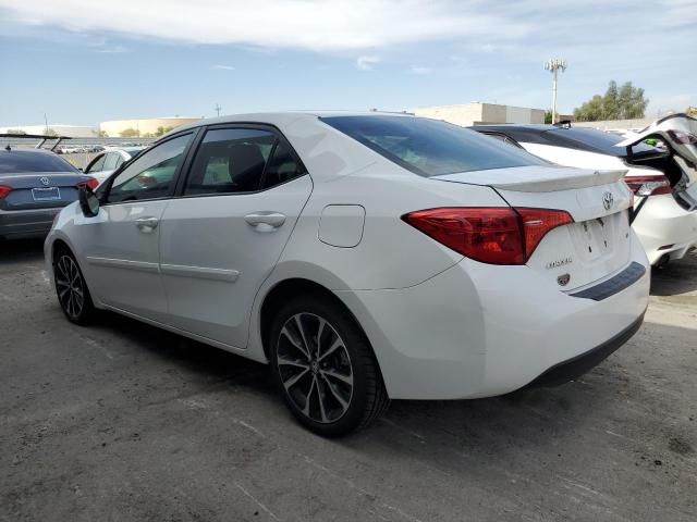 2T1BURHE8JC081113 - 2018 TOYOTA COROLLA L თეთრი ფოტო 2