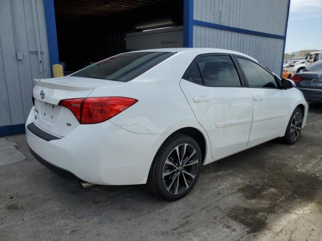 2T1BURHE8JC081113 - 2018 TOYOTA COROLLA L თეთრი ფოტო 3