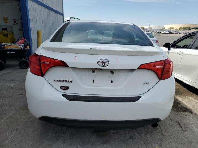 2T1BURHE8JC081113 - 2018 TOYOTA COROLLA L თეთრი ფოტო 6