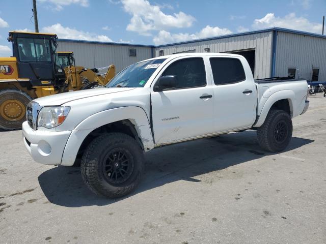 3TMJU4GN1BM111867 - 2011 TOYOTA TACOMA DOUBLE CAB PRERUNNER WHITE photo 1
