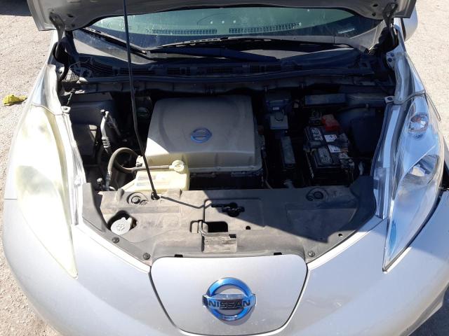 1N4AZ0CP4FC324973 - 2015 NISSAN LEAF S SILVER photo 11