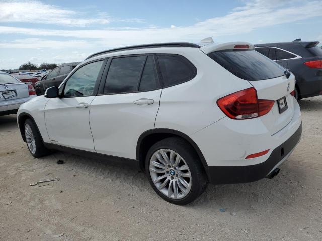 WBAVM1C56DVW43398 - 2013 BMW X1 SDRIVE28I WHITE photo 2