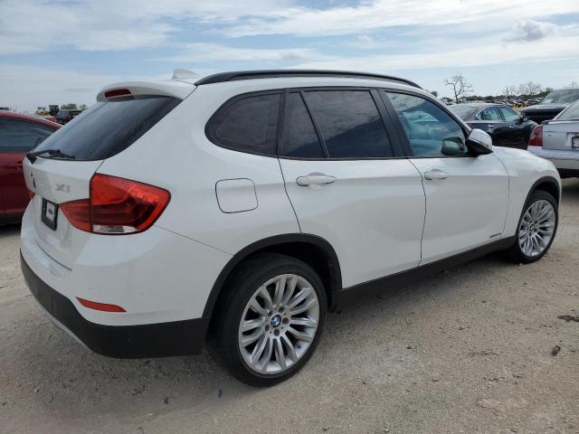 WBAVM1C56DVW43398 - 2013 BMW X1 SDRIVE28I WHITE photo 3