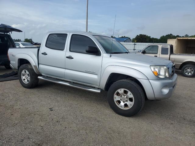 3TMJU62N95M001768 - 2005 TOYOTA TACOMA DOUBLE CAB PRERUNNER SILVER photo 4