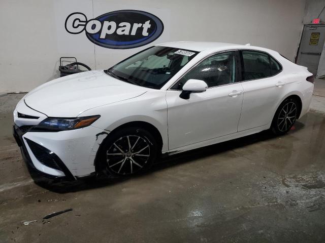 4T1G11AK0RU844963 - 2024 TOYOTA CAMRY SE NIGHT SHADE WHITE photo 1