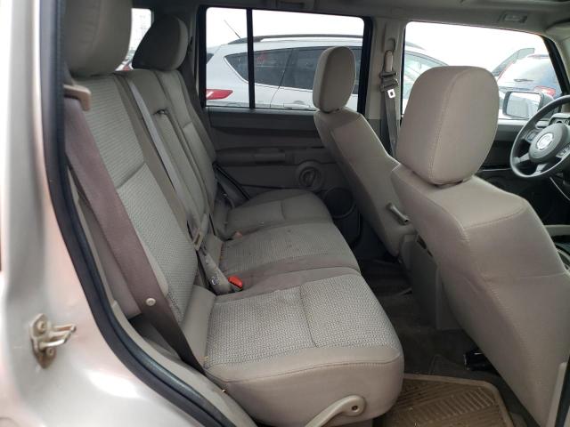 1J8HG48K37C629748 - 2007 JEEP COMMANDER 米色 照片 11