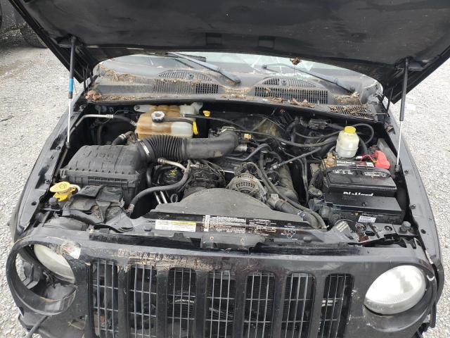 1J4GL38K85W669595 - 2005 JEEP LIBERTY RENEGADE 黑色 照片 11