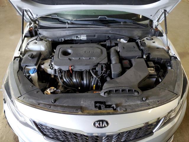 5XXGT4L39KG359593 - 2019 KIA OPTIMA LX Argent photo 11