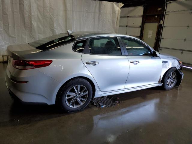 5XXGT4L39KG359593 - 2019 KIA OPTIMA LX Argent photo 3