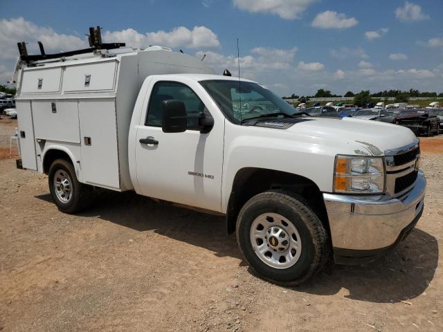 1GB3CZCG3CF192506 - 2012 CHEVROLET SILVERADO C3500 WHITE photo 4