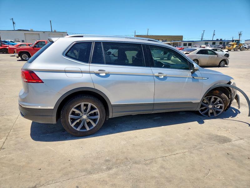 3VV3B7AX4PM054776 - 2023 VOLKSWAGEN TIGUAN SE Silber Foto 3