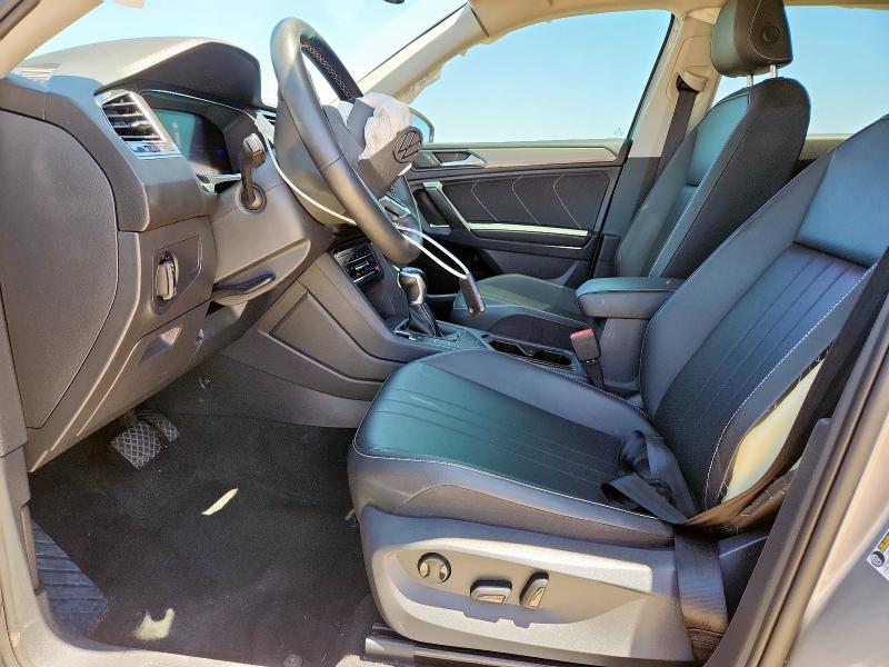 3VV3B7AX4PM054776 - 2023 VOLKSWAGEN TIGUAN SE Silber Foto 7