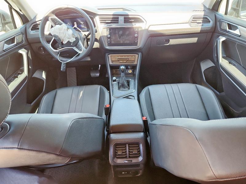 3VV3B7AX4PM054776 - 2023 VOLKSWAGEN TIGUAN SE Silber Foto 8