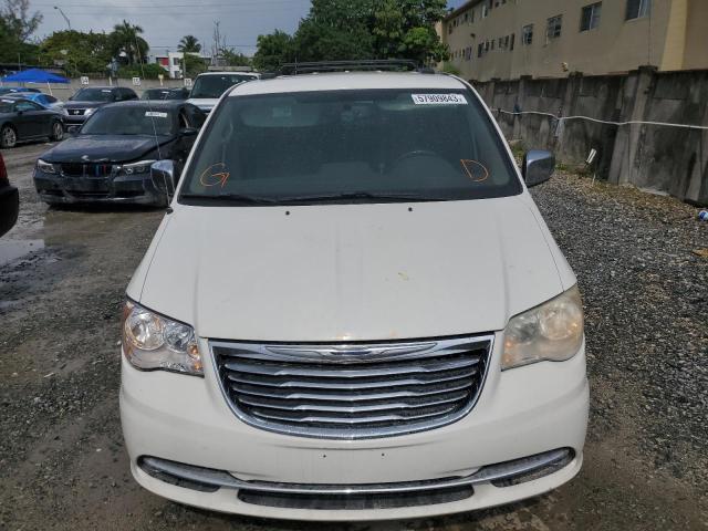 2A4RR8DGXBR630968 - 2011 CHRYSLER TOWN & COU TOURING L WHITE photo 5