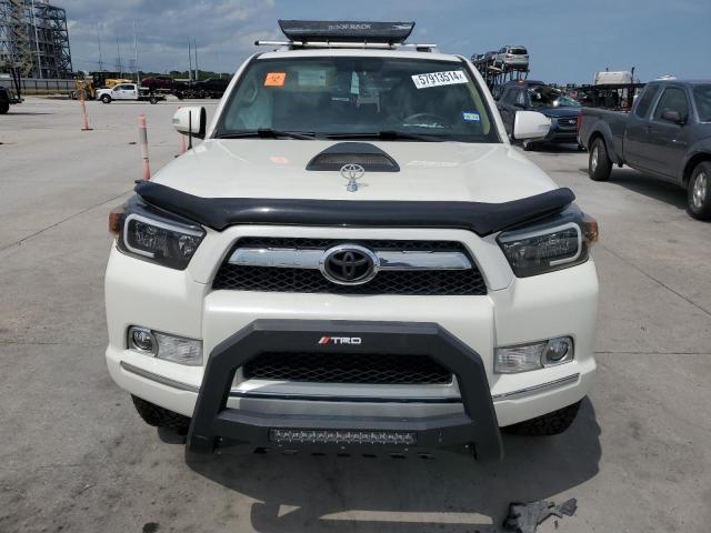 JTEZU5JR8B5024733 - 2011 TOYOTA 4RUNNER SR5 WHITE photo 5