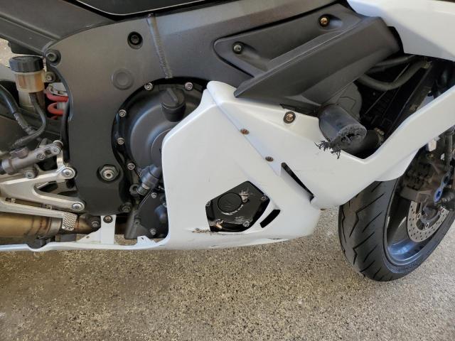 JYARJ06Y44A003206 - 2004 YAMAHA YZFR6 L WHITE photo 7