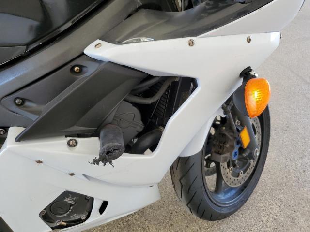 JYARJ06Y44A003206 - 2004 YAMAHA YZFR6 L WHITE photo 9