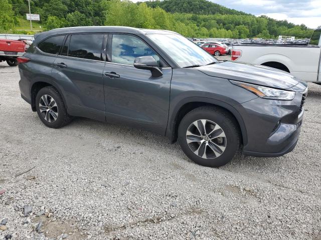 5TDHZRBH6LS004698 - 2020 TOYOTA HIGHLANDER XLE GRAY photo 4