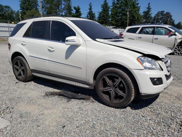 4JGBB8GB7BA732692 - 2011 MERCEDES-BENZ ML 350 4MATIC WHITE photo 4