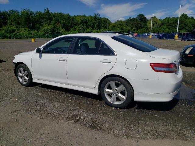 4T1BF3EK1AU564085 - 2010 TOYOTA CAMRY BASE WHITE photo 2