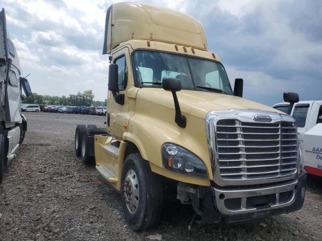 3AKJGED50GDHB5906 - 2016 FREIGHTLINER CASCADIA 1 ყვითელი ფოტო 1