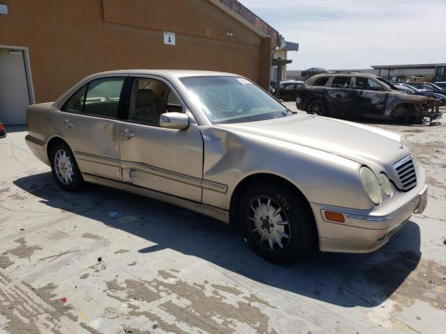 WDBJF65JX1B194760 - 2001 MERCEDES-BENZ E 320 GOLD photo 4