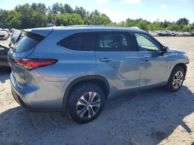 5TDGZRBH7MS154946 - 2021 TOYOTA HIGHLANDER XLE GRAY photo 3