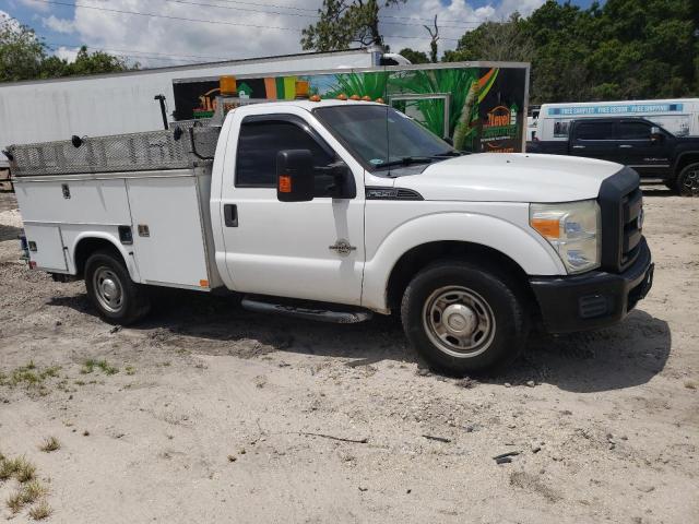 1FDBF3ET8FEA52754 - 2015 FORD F350 SUPER DUTY WHITE photo 4