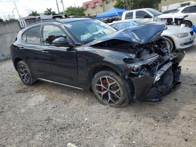 ZASPAKBN4L7C86874 - 2020 ALFA ROMEO STELVIO TI 黑色 照片 4