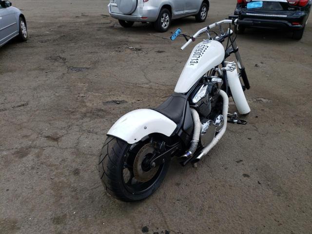 JH2SC6153AK001329 - 2010 HONDA VT1300 CX WHITE photo 4