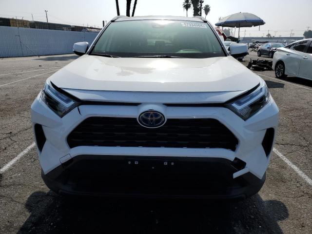 JTMMWRFV6PD201752 - 2023 TOYOTA RAV4 LE WHITE photo 5