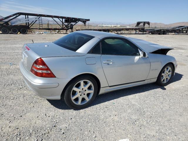 WDBKK49F43F290020 - 2003 MERCEDES-BENZ SLK 230 KOMPRESSOR SILVER photo 3