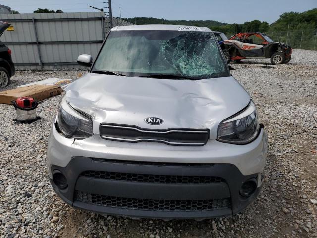 KNDJN2A2XH7492802 - 2017 KIA SOUL SILVER photo 5