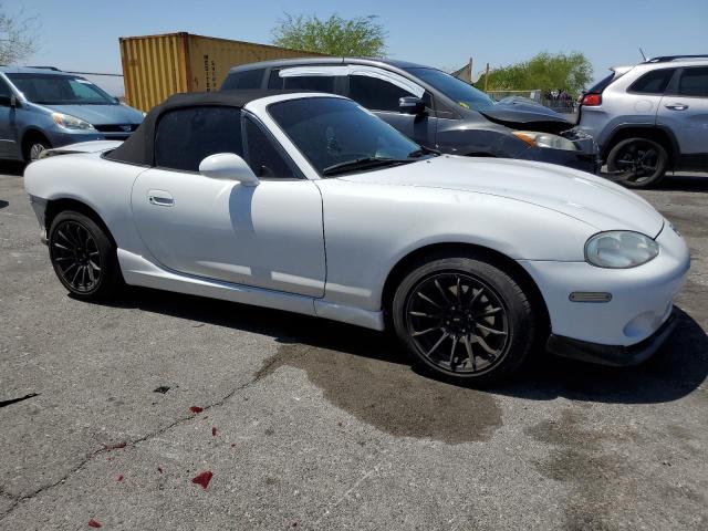 JM1NB353810200419 - 2001 MAZDA MX-5 MIATA BASE WHITE photo 4