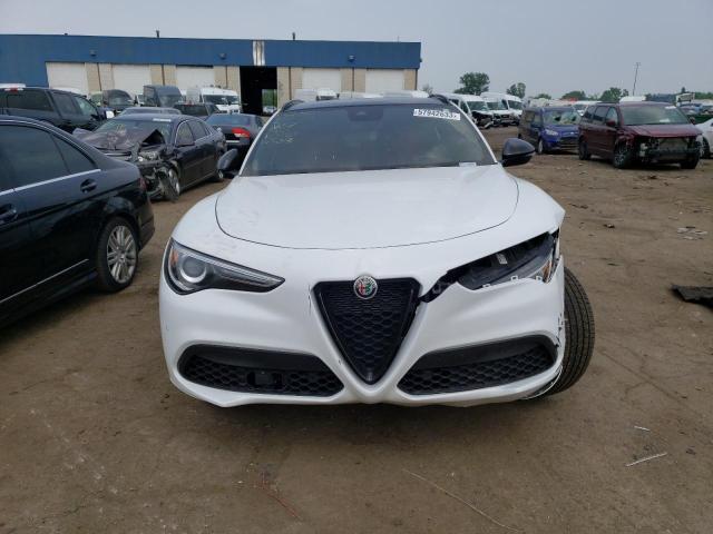 ZASPAKBN9M7D15013 - 2021 ALFA ROMEO STELVIO TI WHITE photo 5