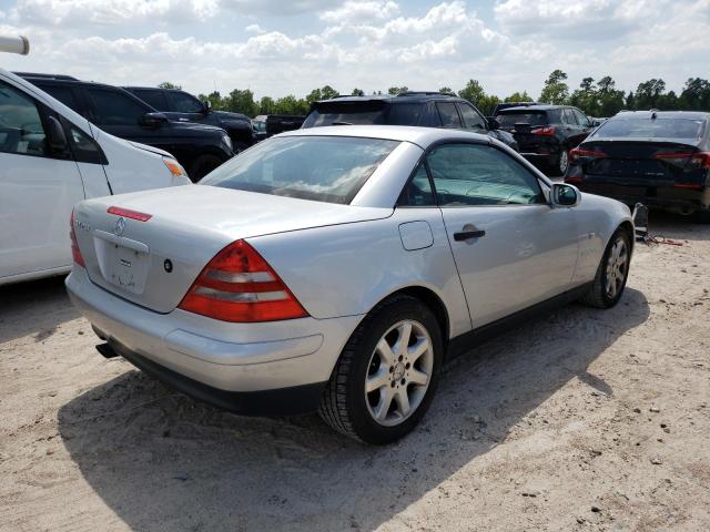 WDBKK47F3XF123964 - 1999 MERCEDES-BENZ SLK 230 KOMPRESSOR SILVER photo 3