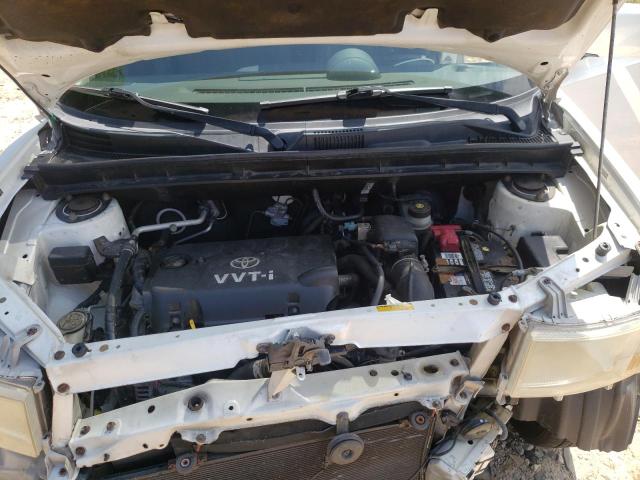 JTLKT324454029720 - 2005 TOYOTA SCION XB WHITE photo 11