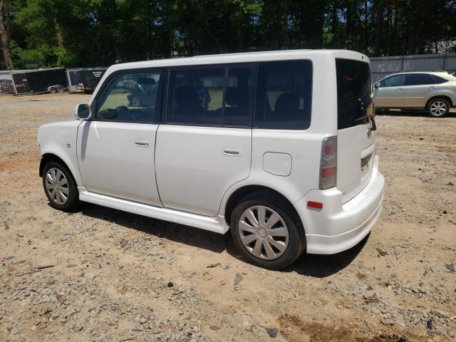 JTLKT324454029720 - 2005 TOYOTA SCION XB WHITE photo 2