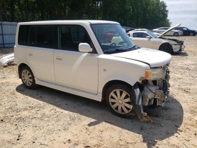 JTLKT324454029720 - 2005 TOYOTA SCION XB WHITE photo 4